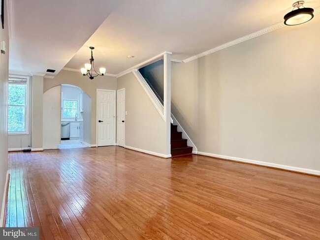 Building Photo - 1004 Girard St NW