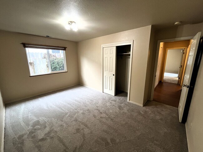 Building Photo - Pet-Friendly 3 Bed 2 Bath McKinleyville Home