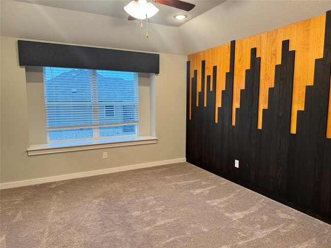 Building Photo - 2328 Calvert Dr