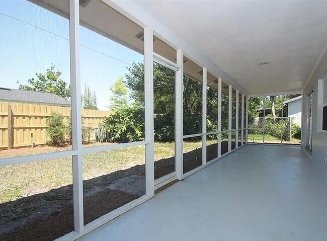 Building Photo - 16077 Garrett Grove Ct