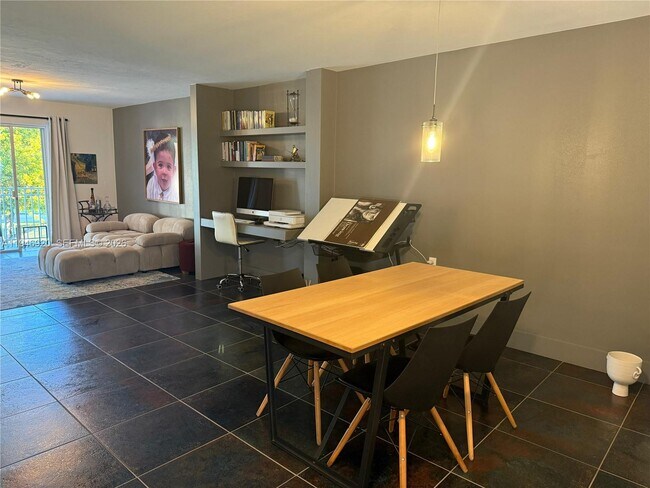 Building Photo - 1631 NE 114th St