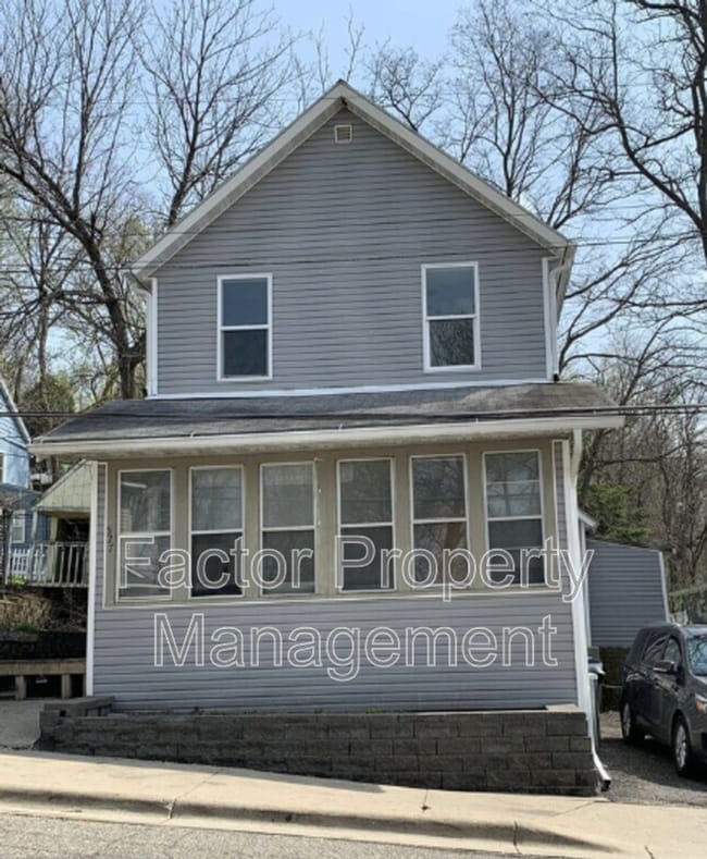 Primary Photo - 527 E Hickory St