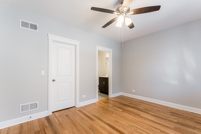 Building Photo - 4017 N Monticello Ave