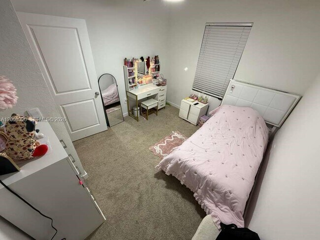 Building Photo - 441 NE 13th St