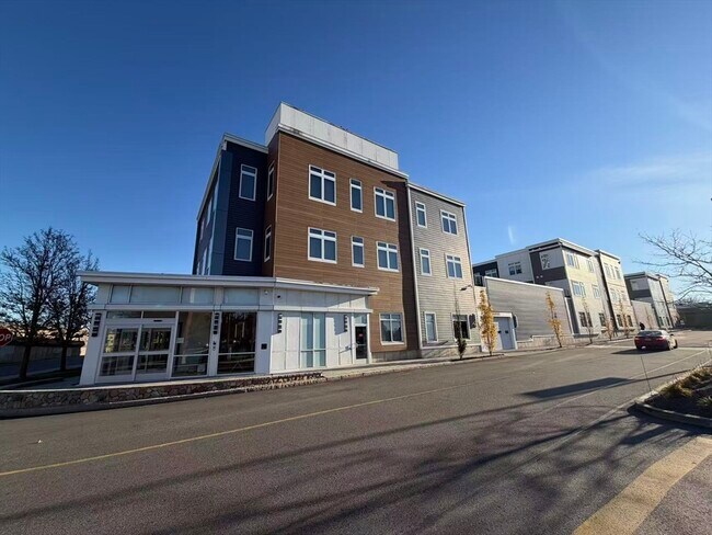 Primary Photo - 60 Cross St E