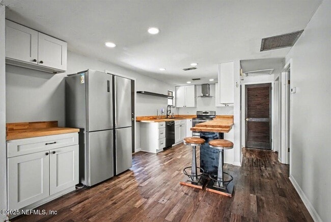 Building Photo - 1569 Arcadia Dr