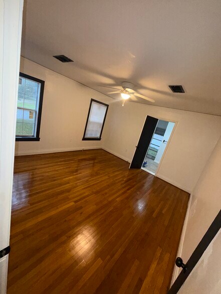 Building Photo - 951 Mc Allister St