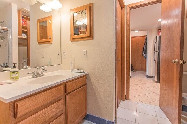 Building Photo - 2960 Shadow Creek Dr