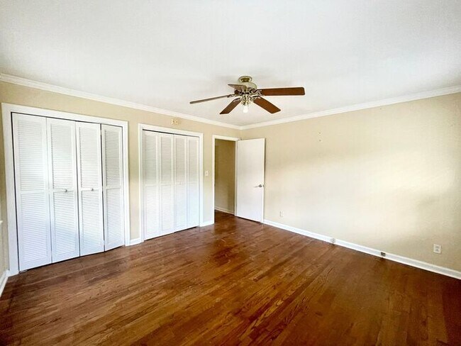 Building Photo - Lexington- Offering Self Guided Tour with RENTLY!