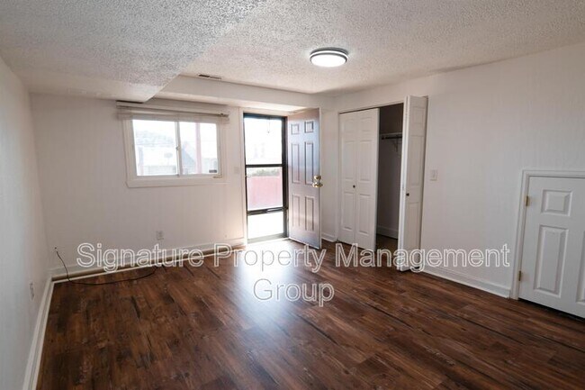 Building Photo - 18212 W 3rd Pl