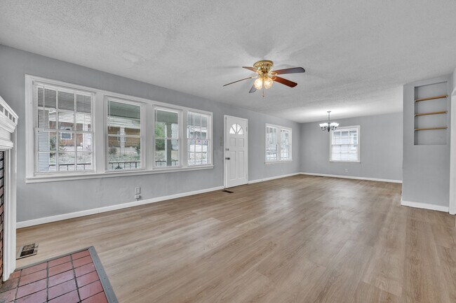 Building Photo - 4413 6th Ave