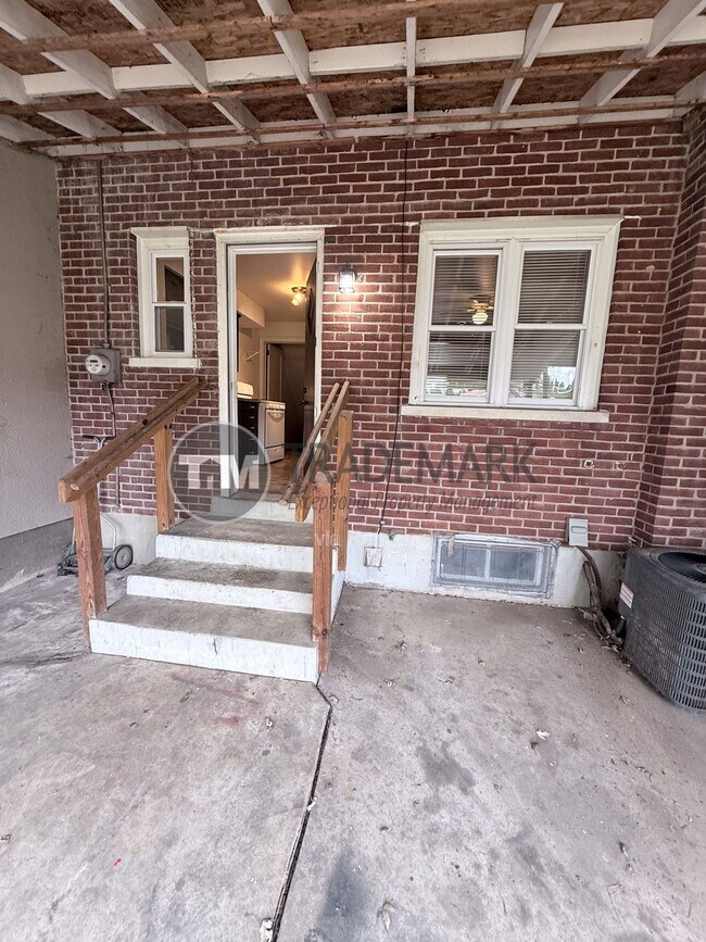 Building Photo - 925 Lafayette St