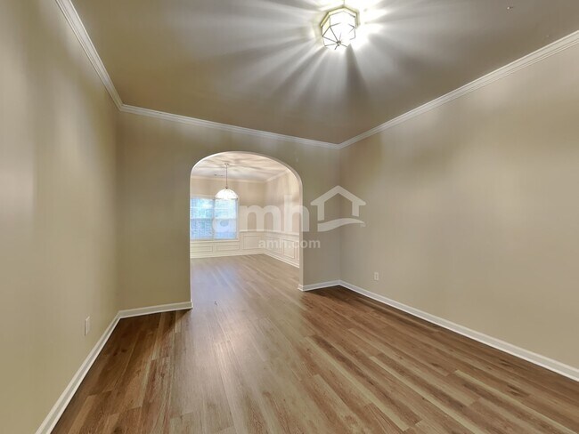 Building Photo - 1054 Falls Brooke Dr