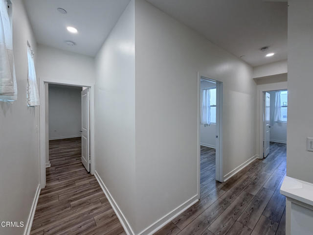 Building Photo - 1568 E Thompson Blvd