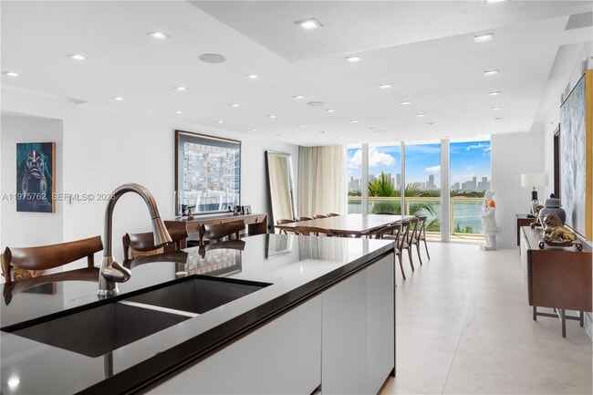 Building Photo - 450 Alton Rd