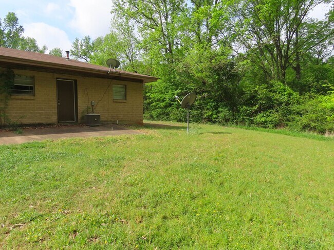 Building Photo - Cozy Two Bedroom One Bathroom Apartment, Texas College Area!