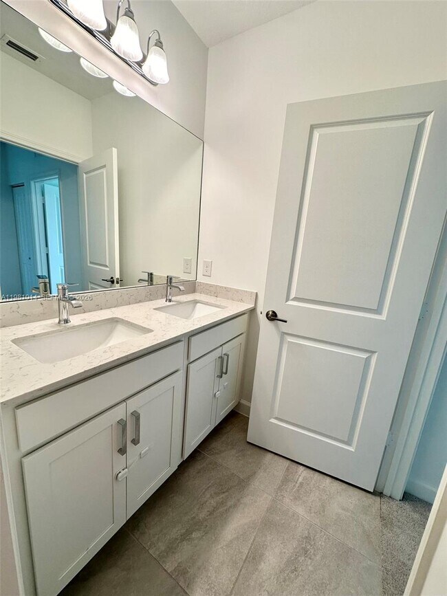 Building Photo - 3265 Dunning Dr