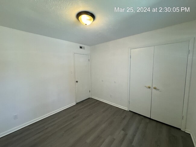 Building Photo - 3516 Torbay Dr