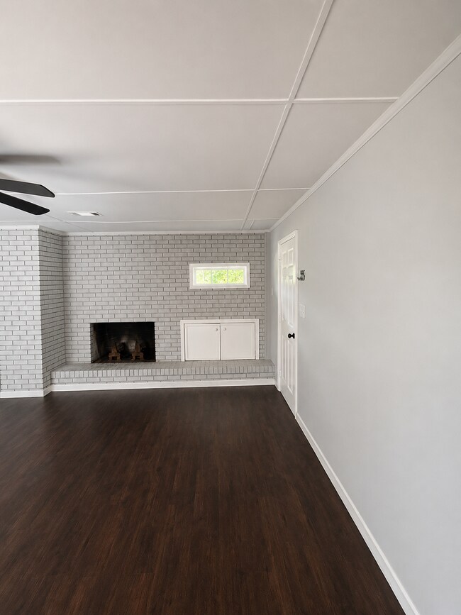 Building Photo - 8457 Thomaston Rd