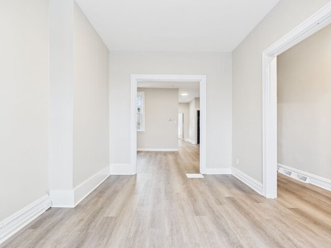 Building Photo - Spacious 4 Bedroom Single Family on Susquehanna St with Off Street Parking