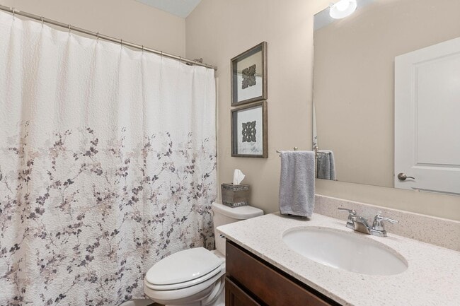 Building Photo - 220 Woodland Sky Dr