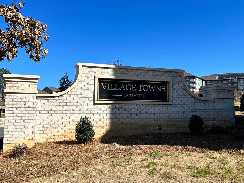 Building Photo - 180 Climbing Ivy Cir