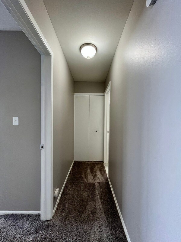 Building Photo - 249 Chestnut St