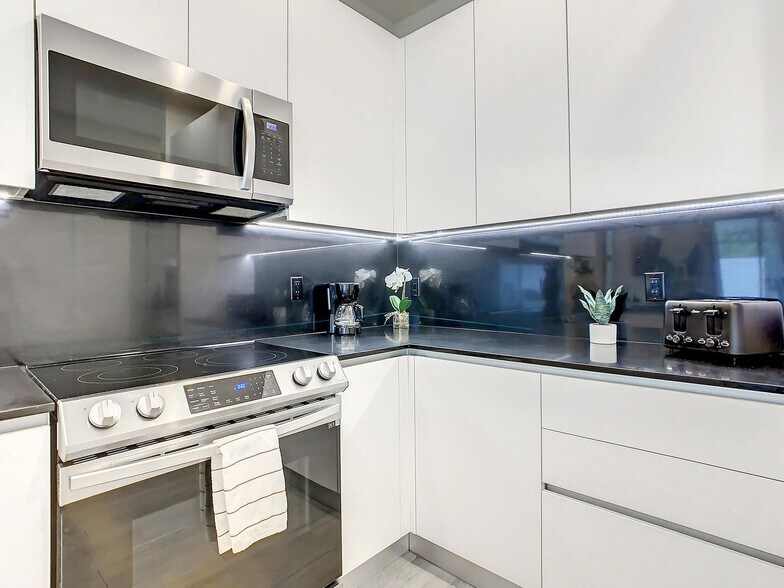 Building Photo - 17204 Blessing Dr