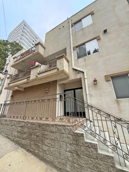 Building Photo - 1270 Stoner Ave