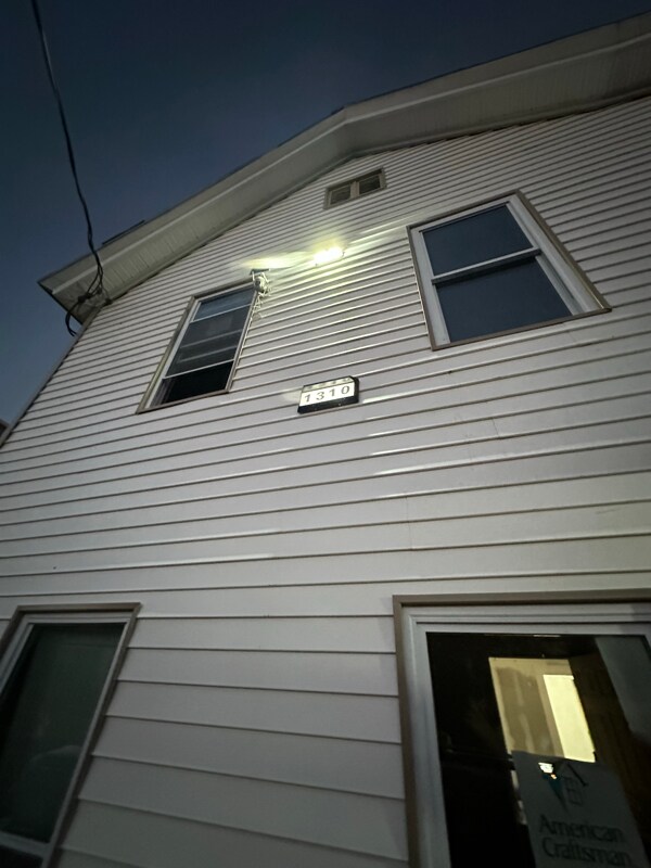 Building Photo - 1310 Willis Ave