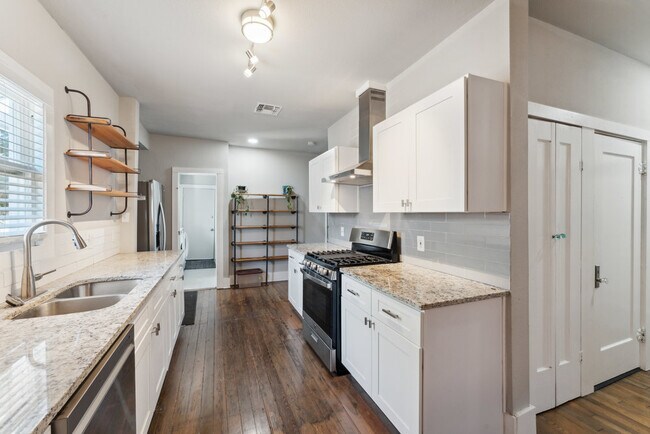 Building Photo - 1031 Schley Ave