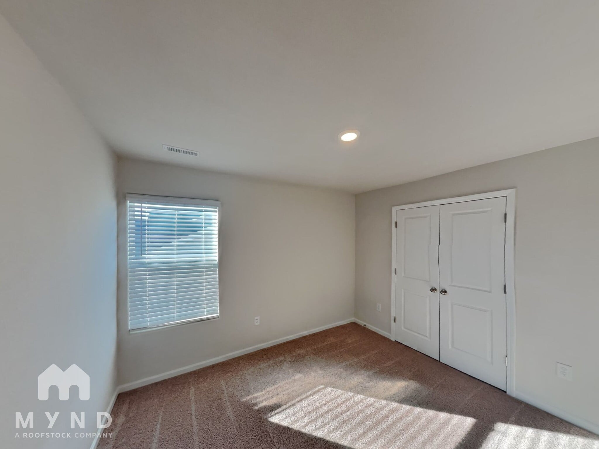 Building Photo - 104 Lightning Dr