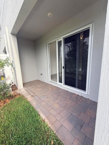 Building Photo - 147 Lakeside Lndg Ct