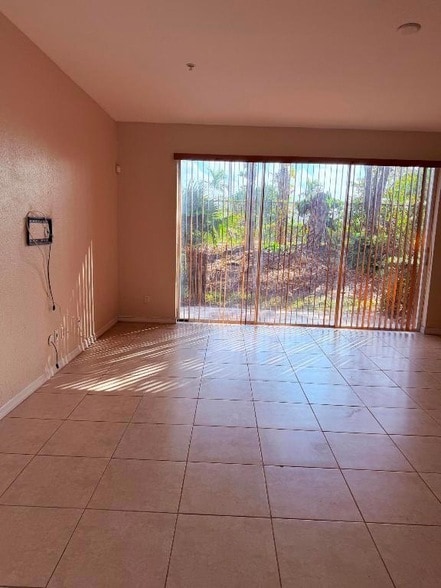 Building Photo - 779 Pipers Cay Dr