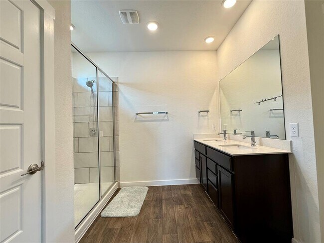 Building Photo - 3013 Louris Ln