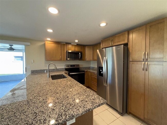 Building Photo - 654 Harvey St