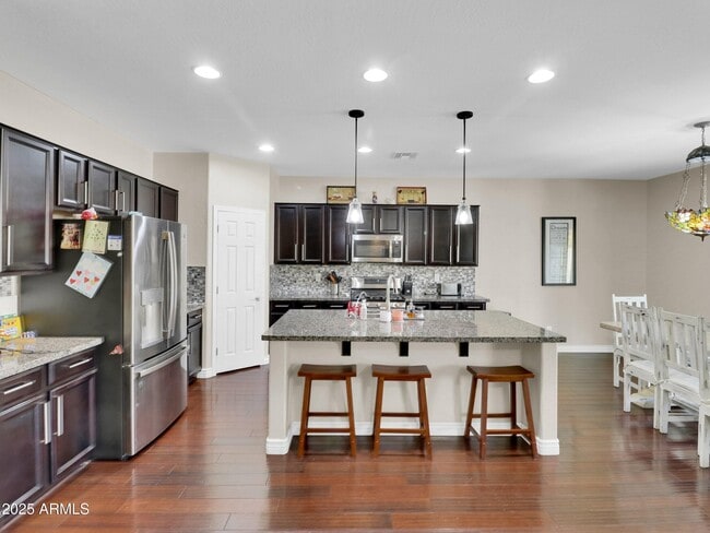 Building Photo - 1866 E Ravenswood Dr