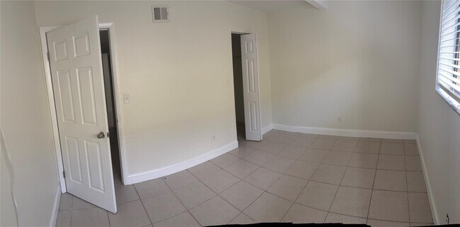 Building Photo - 1125 S Flagler Ave