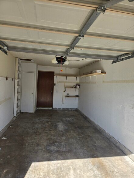 Building Photo - 8505 S Camay Ave
