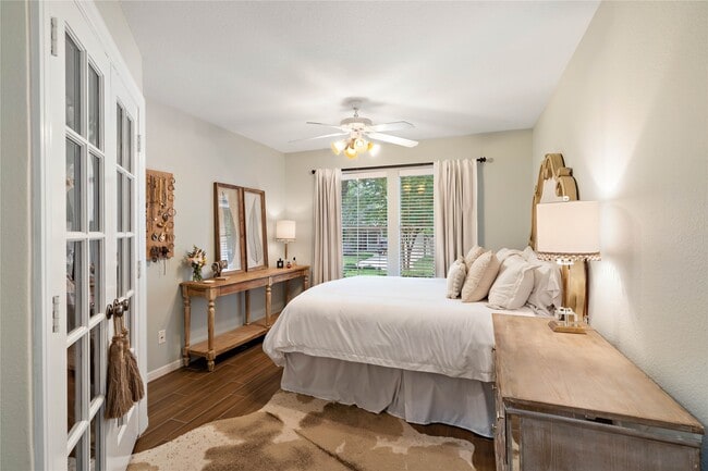 Building Photo - 10 Vinca Trail