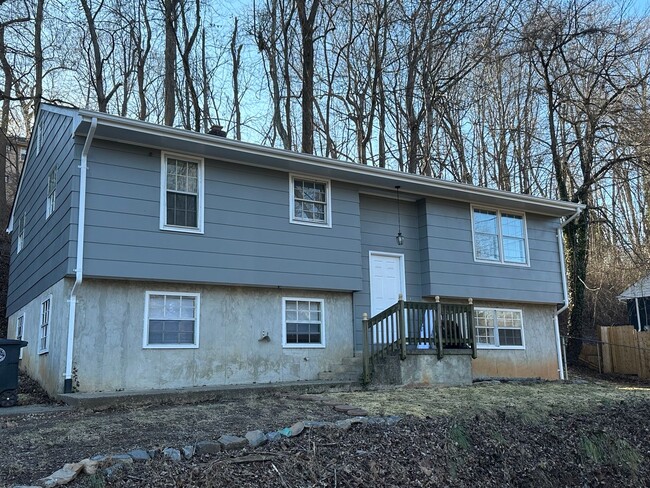 Primary Photo - Split Foyer home off Old Forest Road