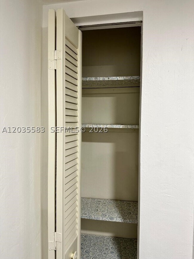 Building Photo - 7205 W 3rd Ct
