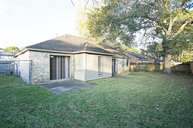 Building Photo - 21623 Park York Dr