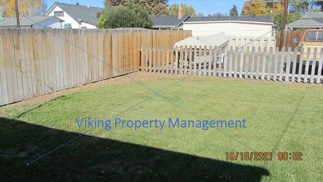 Building Photo - 555 SE 2nd St