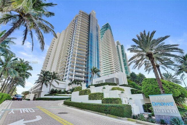 Primary Photo - 3535 S Ocean Dr