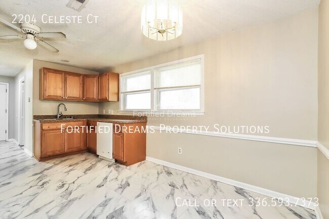 Building Photo - 2204 Celeste Ct