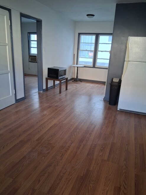 Building Photo - 620 E Acacia Ave