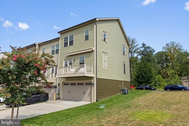 Building Photo - 18060 Red Cedar Rd