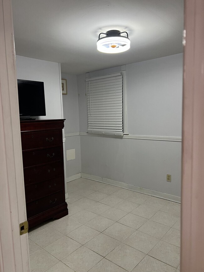 Bedroom - 8 Highland Ave