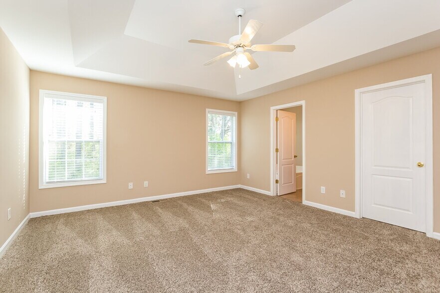 Building Photo - 214 Oakleigh Ln